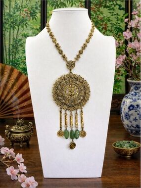 GOLDETTE 1960s Asian-Inspired Gold Filigree Necklace with Green Jade Drops